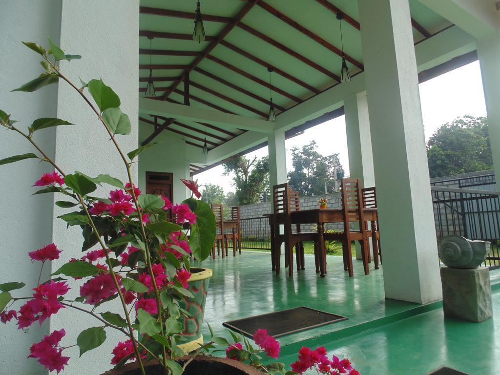 White Eagle Hotel Sigiriya Exterior photo