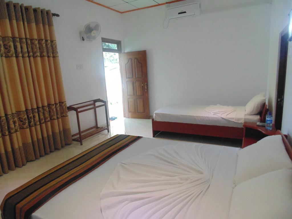 White Eagle Hotel Sigiriya Room photo