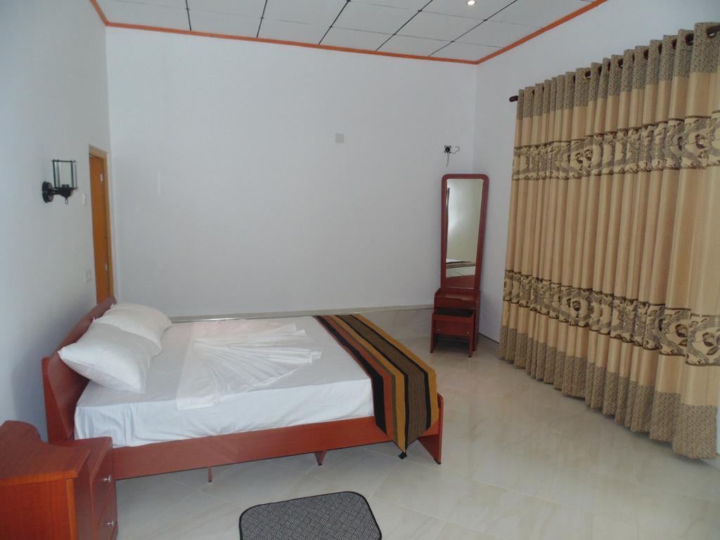 White Eagle Hotel Sigiriya Room photo